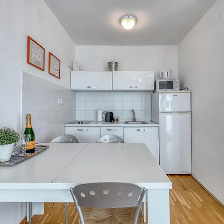 City Center Apartments Niva Ragusa Esterno foto
